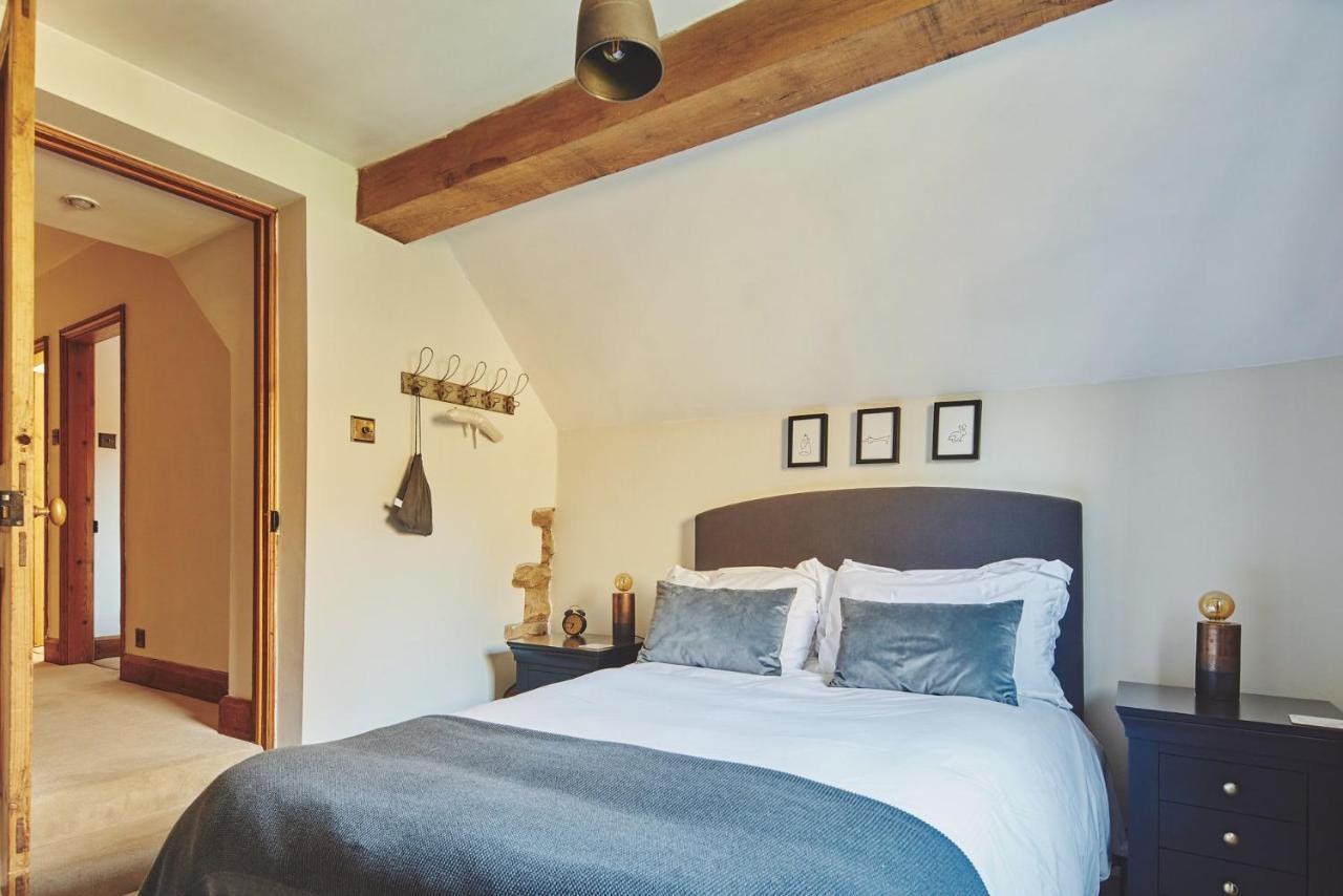 Andoversford Large Stylish Luxury Cotswold Cottage - Ideal For Families, W/ Ev Charging מראה חיצוני תמונה