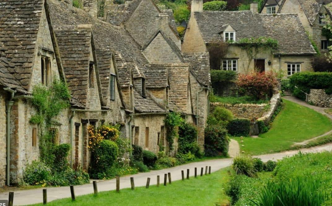 Andoversford Large Stylish Luxury Cotswold Cottage - Ideal For Families, W/ Ev Charging מראה חיצוני תמונה